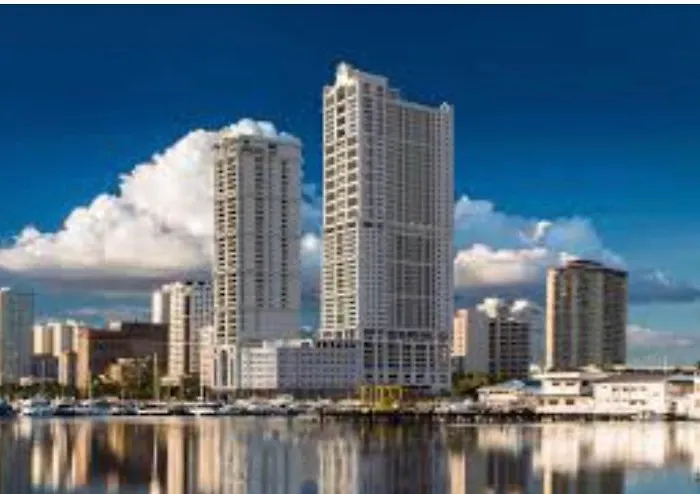Admiral Baysuites * Manila